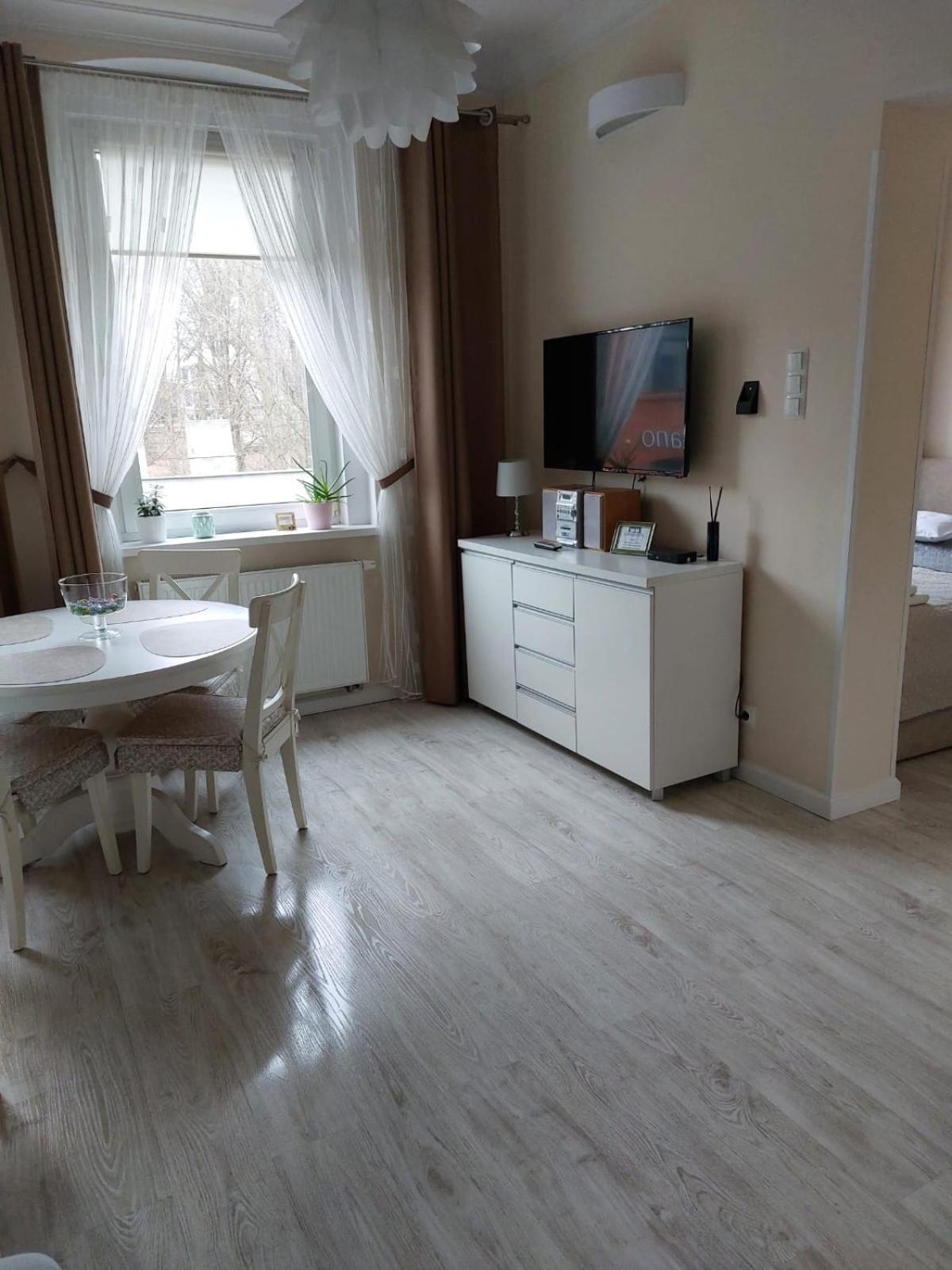 Come&Stay Zielona Gora Buitenkant foto